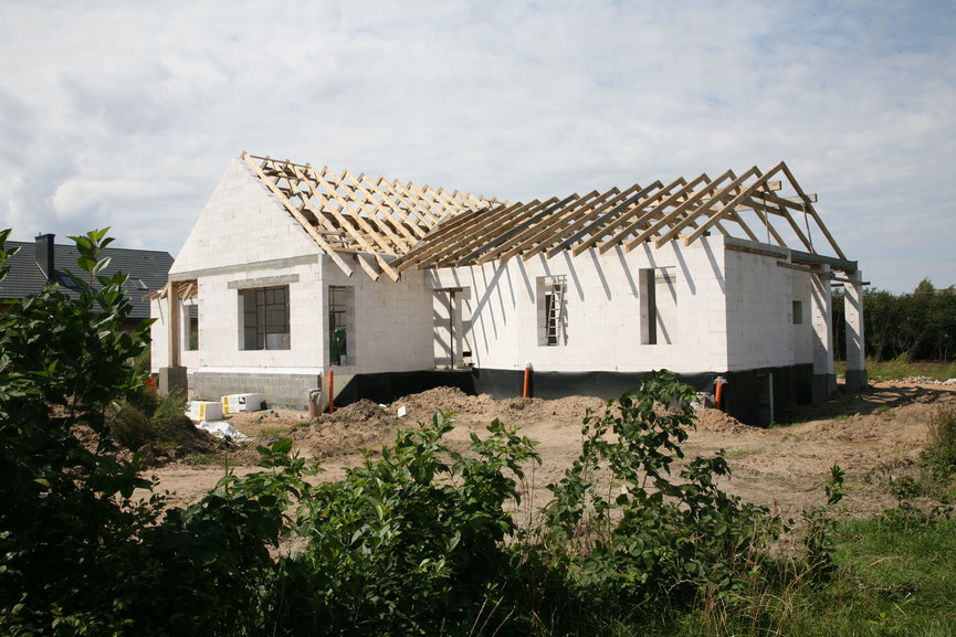 Beton komórkowy i silikaty to materiały pozwalające na budowę szeroko pojętych domów ekologicznych Fot. H + H Polska